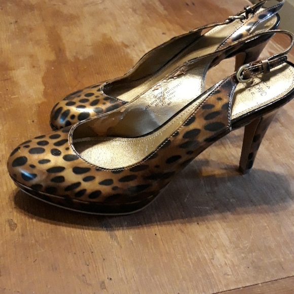 Joan &David Circa Luxe Precia Leopard Heels - Picture 3 of 9